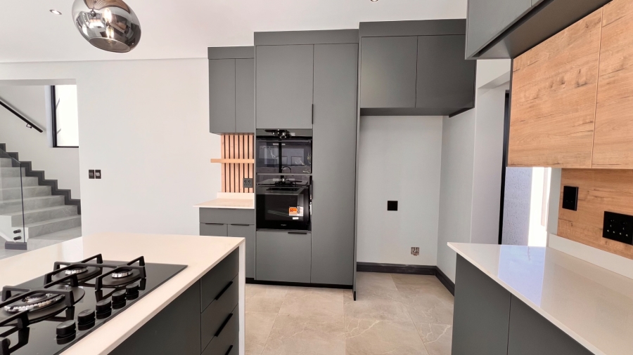 4 Bedroom Property for Sale in Fountainbrook Estate Gauteng