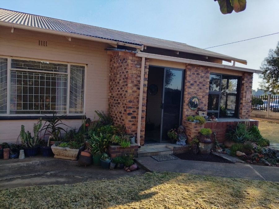 3 Bedroom Property for Sale in Noycedale Gauteng