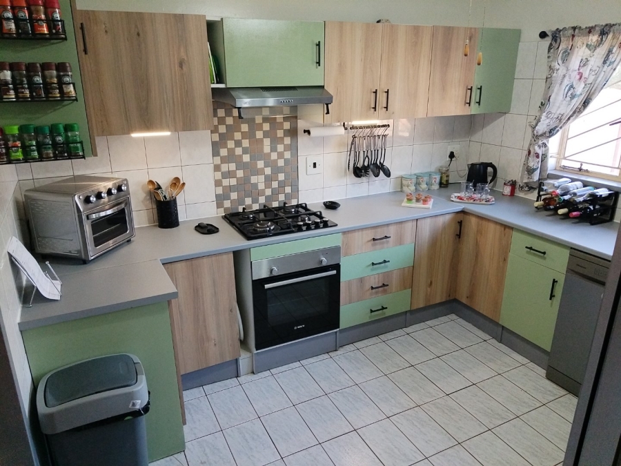 3 Bedroom Property for Sale in Noycedale Gauteng
