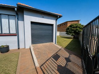 3 Bedroom Property for Sale in Cosmo City Gauteng