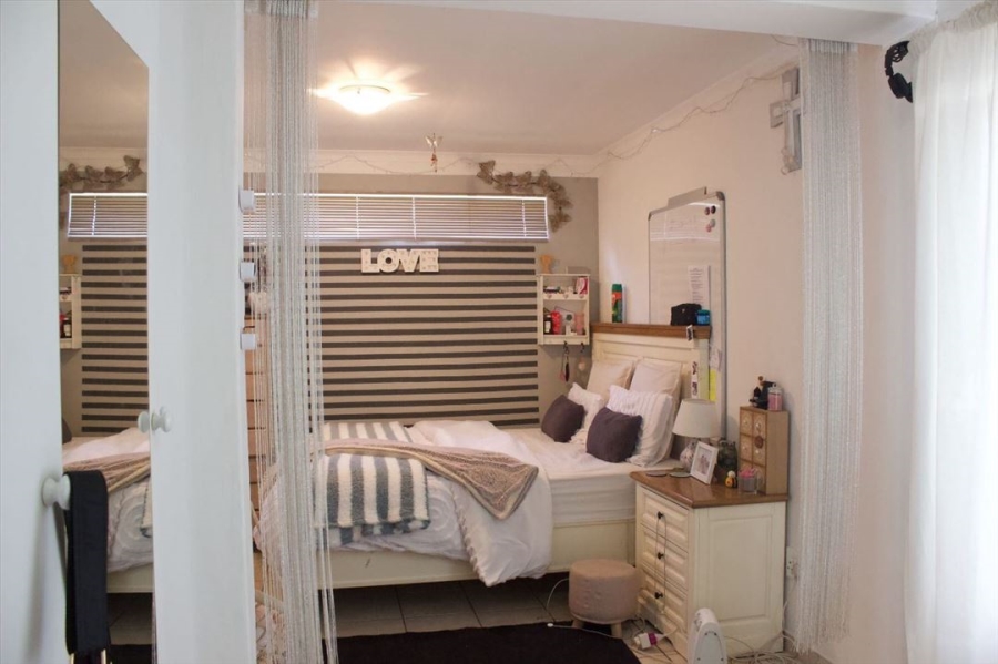 3 Bedroom Property for Sale in Rhodesfield Gauteng