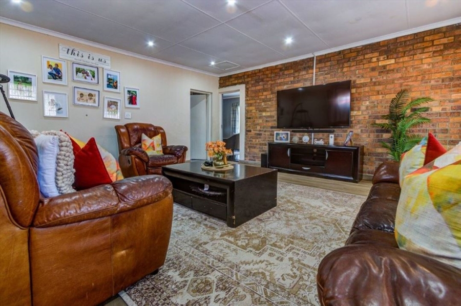 3 Bedroom Property for Sale in Croydon Gauteng