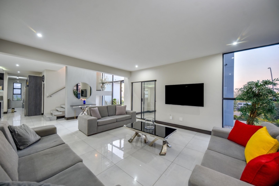 5 Bedroom Property for Sale in Lombardy Gauteng