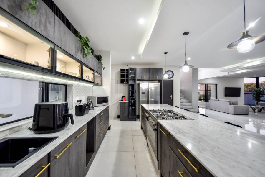 5 Bedroom Property for Sale in Lombardy Gauteng