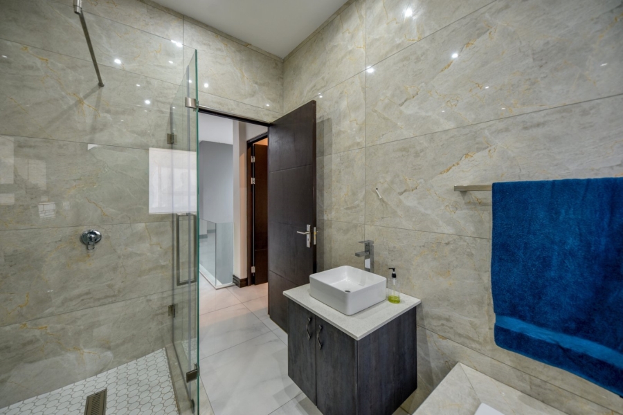 5 Bedroom Property for Sale in Lombardy Gauteng