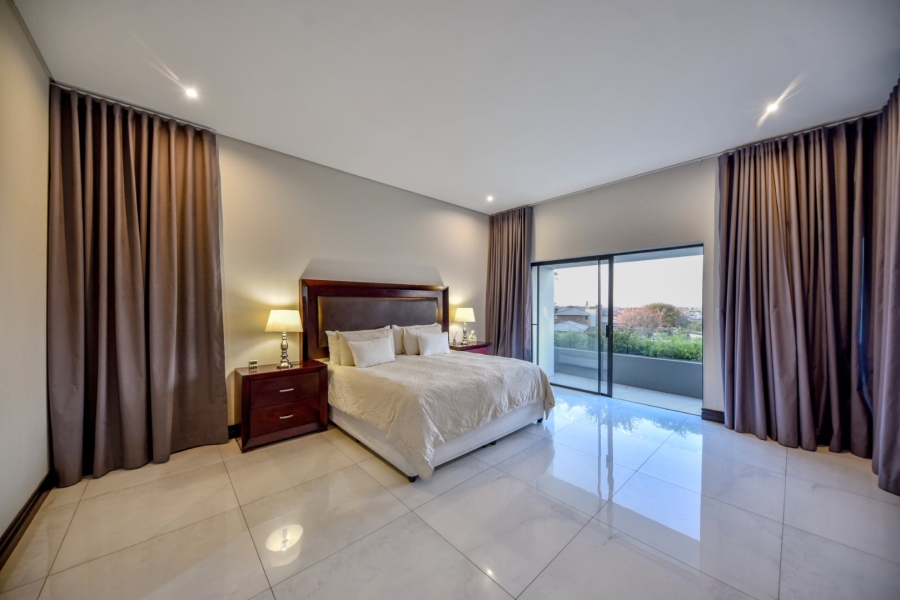 5 Bedroom Property for Sale in Lombardy Gauteng