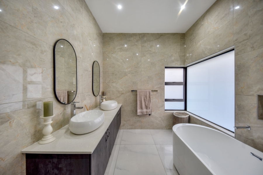 5 Bedroom Property for Sale in Lombardy Gauteng