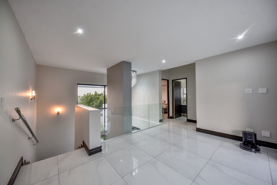 5 Bedroom Property for Sale in Lombardy Gauteng