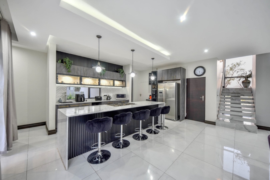 5 Bedroom Property for Sale in Lombardy Gauteng