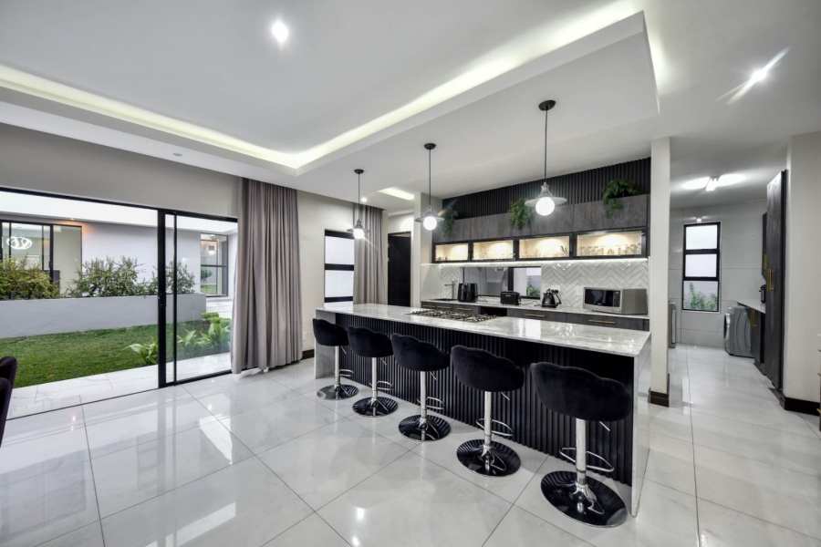 5 Bedroom Property for Sale in Lombardy Gauteng