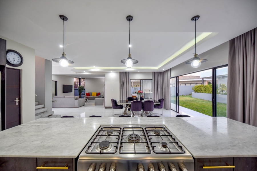 5 Bedroom Property for Sale in Lombardy Gauteng