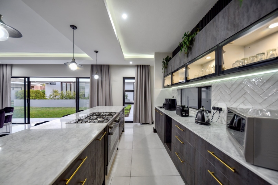 5 Bedroom Property for Sale in Lombardy Gauteng