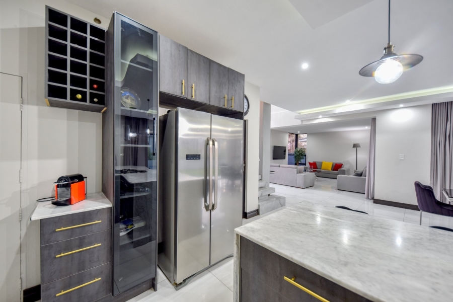 5 Bedroom Property for Sale in Lombardy Gauteng