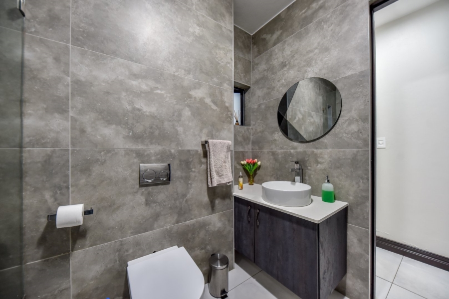 5 Bedroom Property for Sale in Lombardy Gauteng