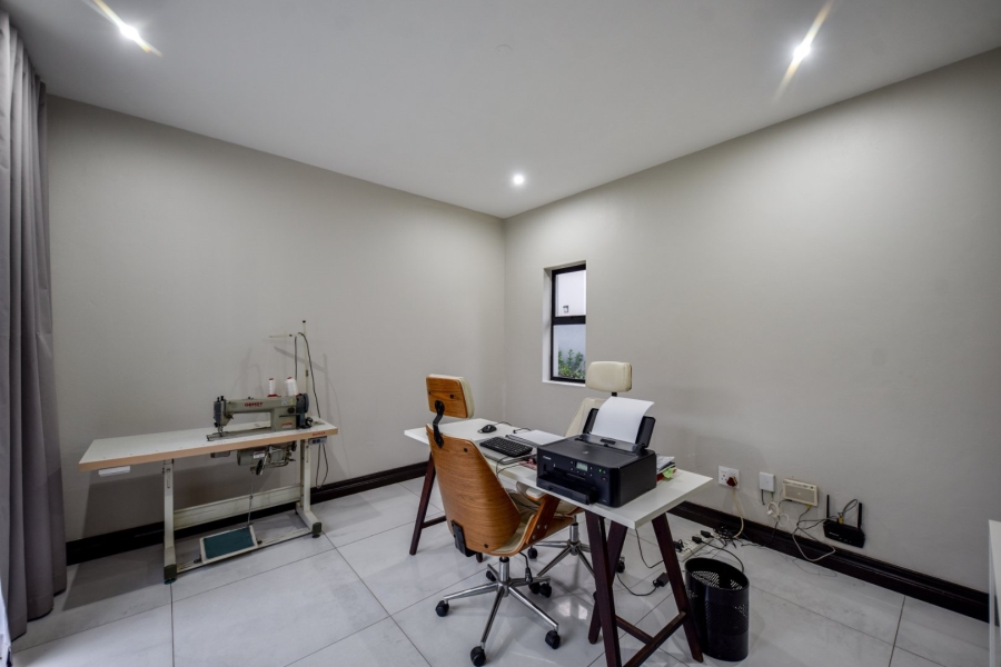 5 Bedroom Property for Sale in Lombardy Gauteng