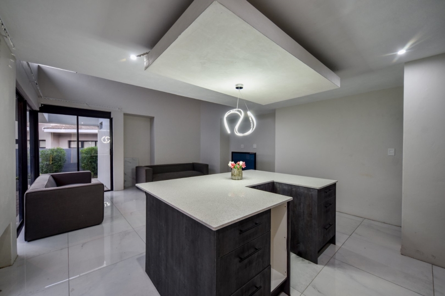5 Bedroom Property for Sale in Lombardy Gauteng