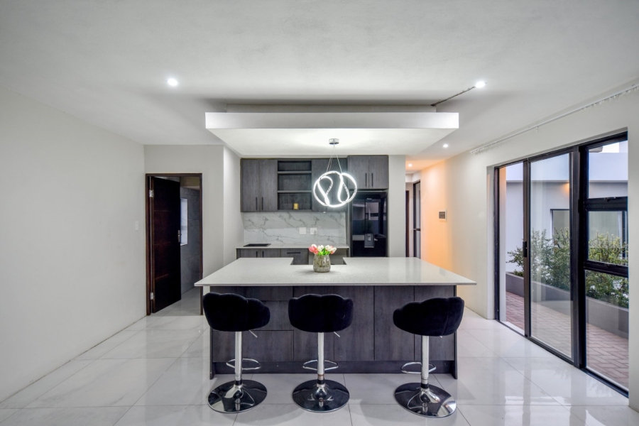 5 Bedroom Property for Sale in Lombardy Gauteng