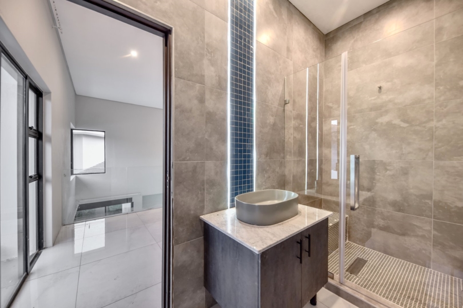 5 Bedroom Property for Sale in Lombardy Gauteng