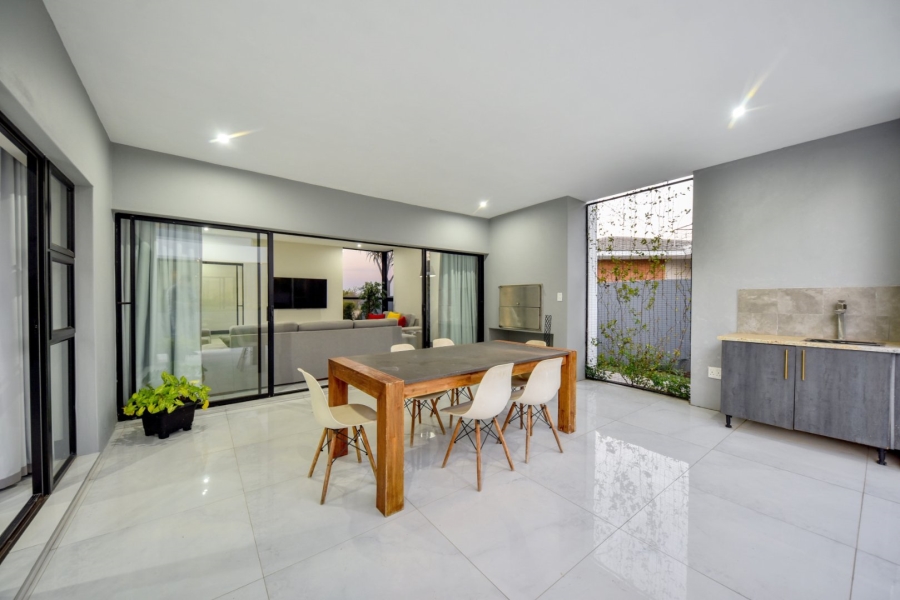 5 Bedroom Property for Sale in Lombardy Gauteng