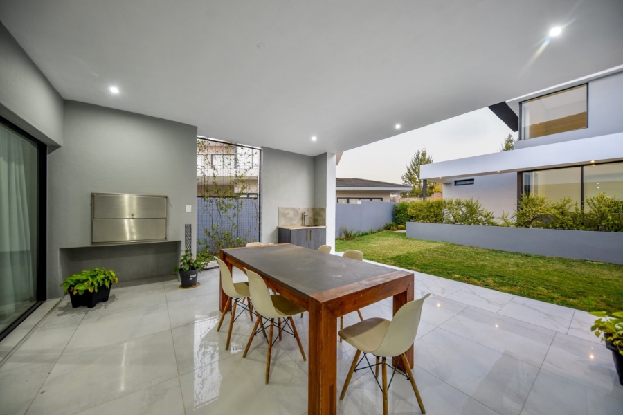 5 Bedroom Property for Sale in Lombardy Gauteng