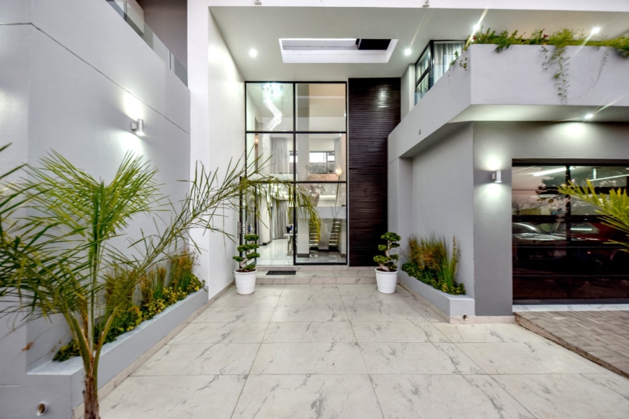 5 Bedroom Property for Sale in Lombardy Gauteng