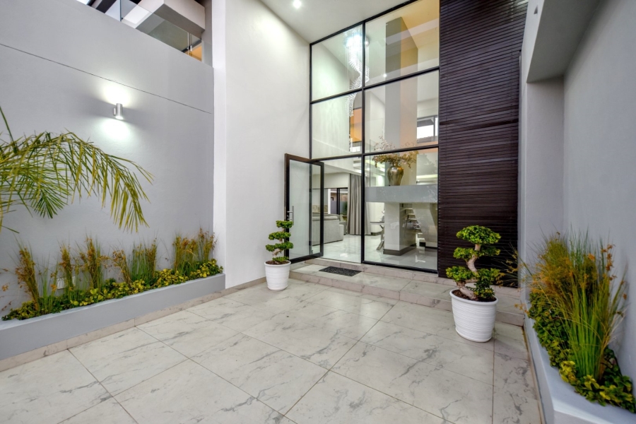 5 Bedroom Property for Sale in Lombardy Gauteng
