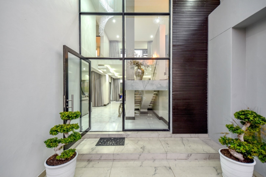 5 Bedroom Property for Sale in Lombardy Gauteng