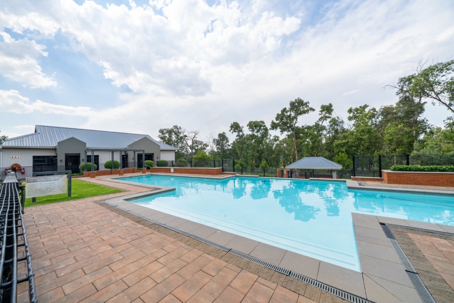 2 Bedroom Property for Sale in Longlake Gauteng