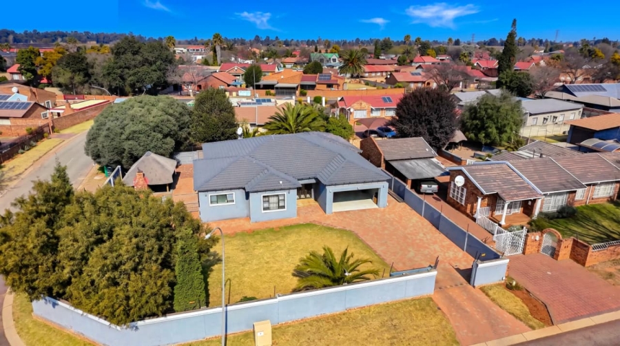 4 Bedroom Property for Sale in Dalpark Ext 11 Gauteng