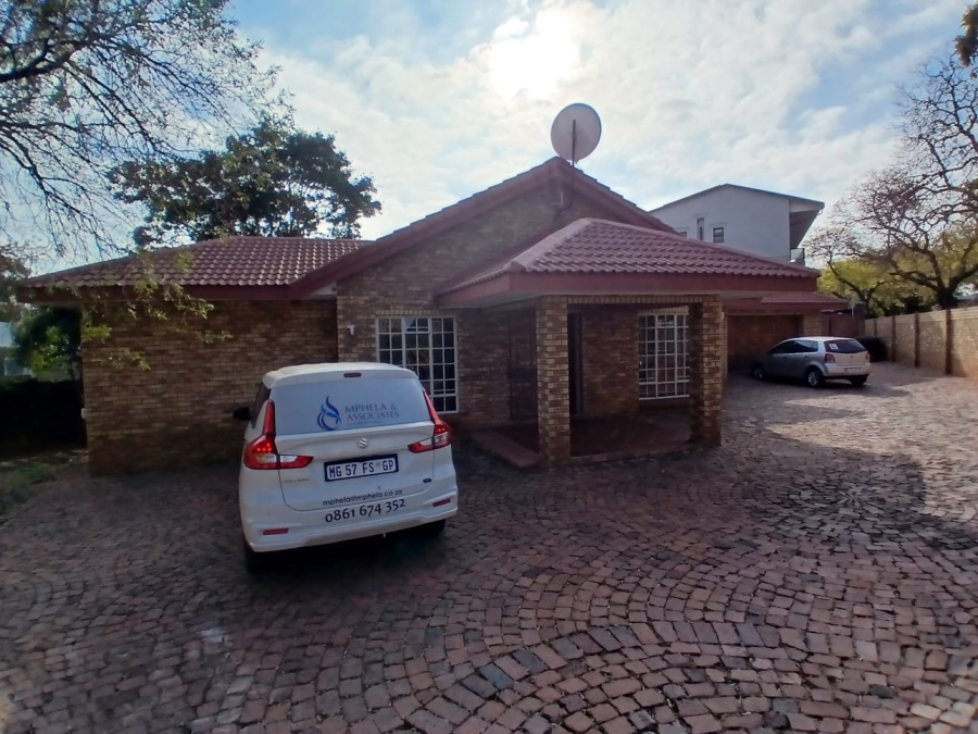 To Let Commercial Property for Rent in Waterkloof Gauteng