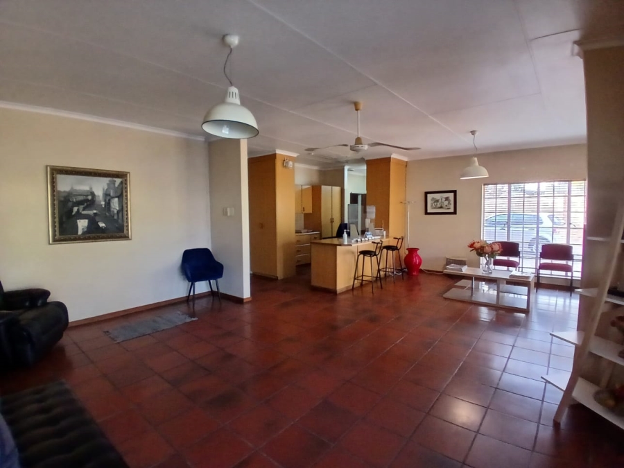 To Let Commercial Property for Rent in Waterkloof Gauteng