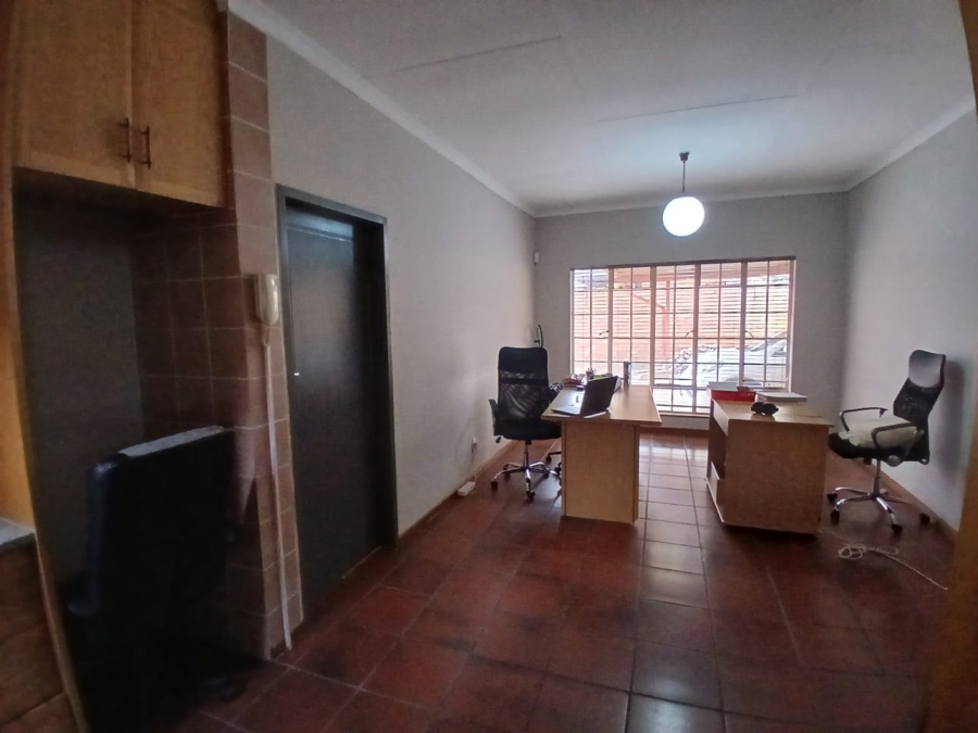 To Let Commercial Property for Rent in Waterkloof Gauteng
