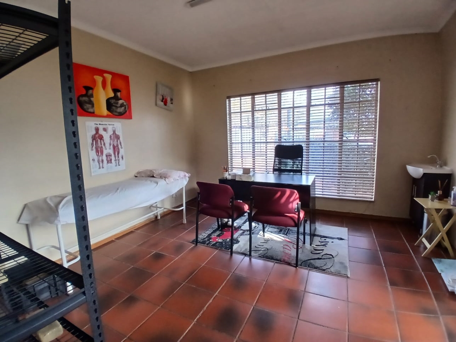 To Let Commercial Property for Rent in Waterkloof Gauteng