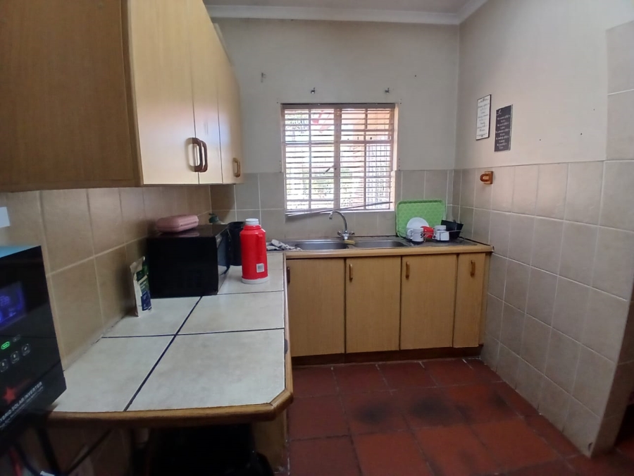 To Let Commercial Property for Rent in Waterkloof Gauteng