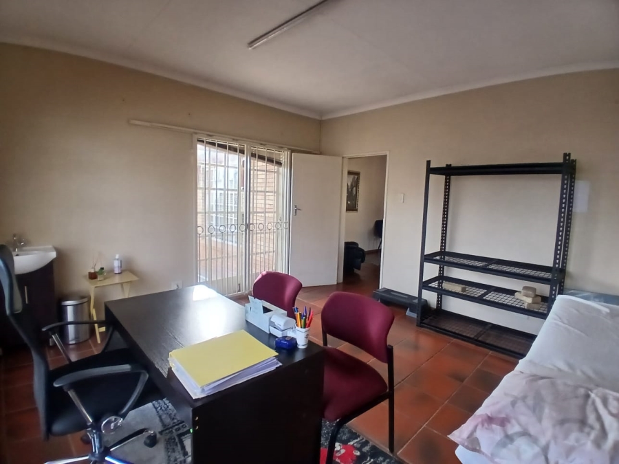 To Let Commercial Property for Rent in Waterkloof Gauteng