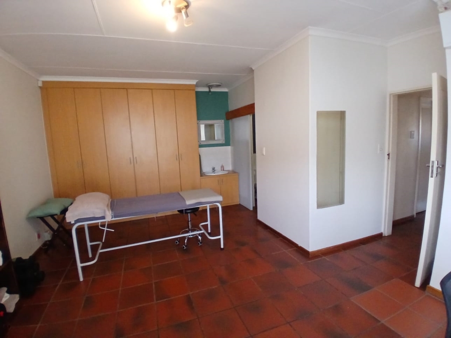 To Let Commercial Property for Rent in Waterkloof Gauteng