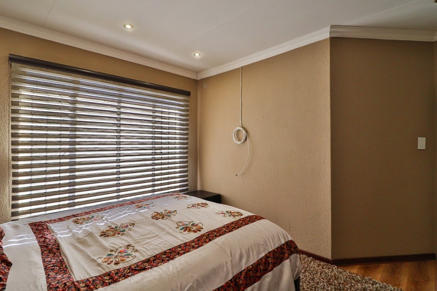 3 Bedroom Property for Sale in Lakefield Gauteng