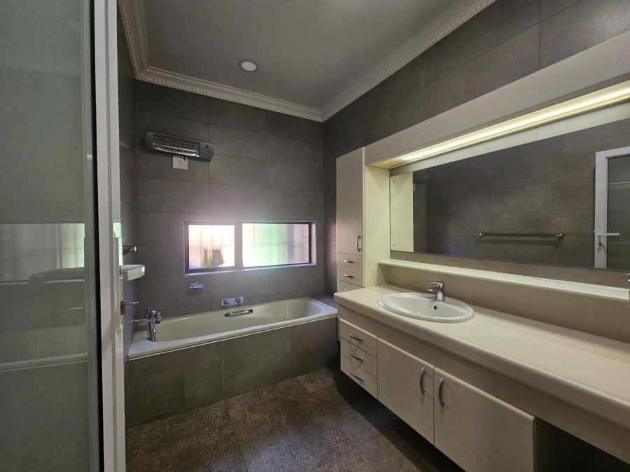 3 Bedroom Property for Sale in Waterkloof Gauteng