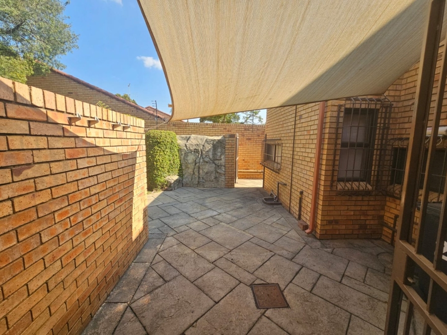 3 Bedroom Property for Sale in Waterkloof Gauteng