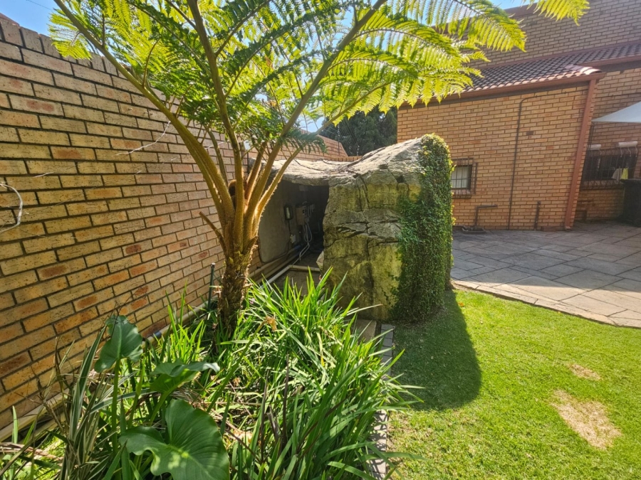 3 Bedroom Property for Sale in Waterkloof Gauteng