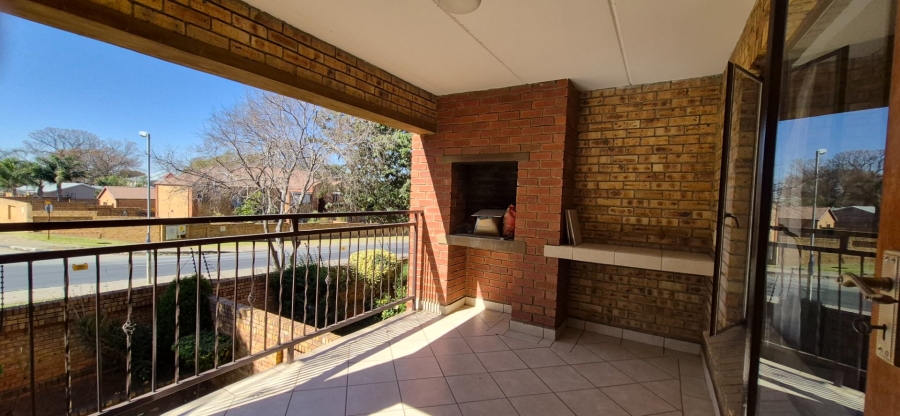 2 Bedroom Property for Sale in Sundowner Gauteng
