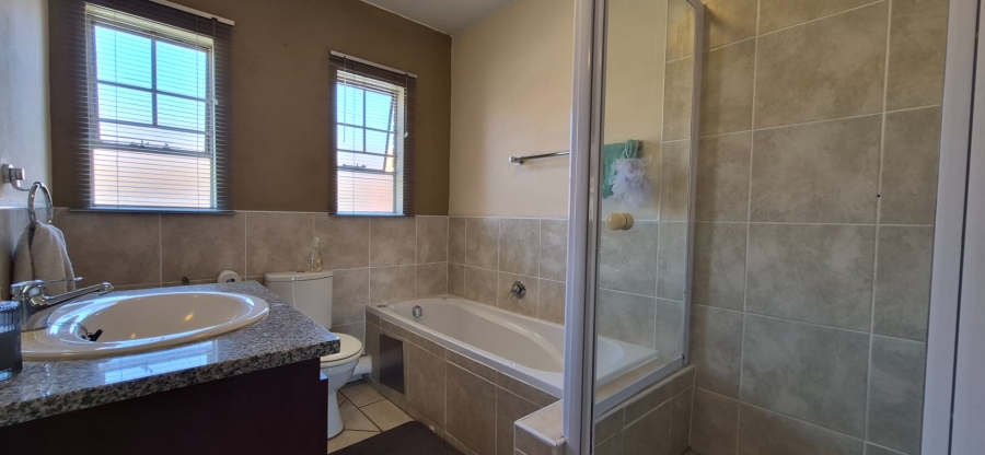2 Bedroom Property for Sale in Sundowner Gauteng