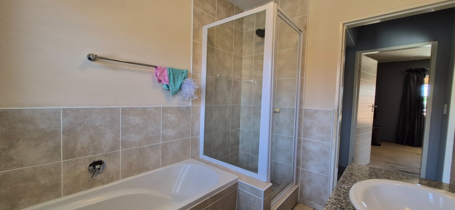 2 Bedroom Property for Sale in Sundowner Gauteng