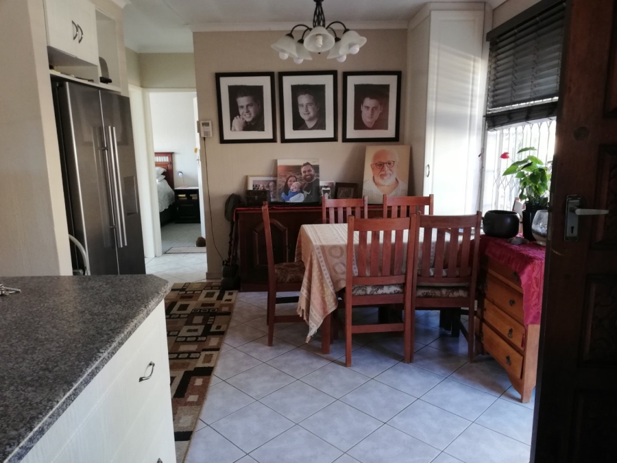 2 Bedroom Property for Sale in Rooihuiskraal North Gauteng