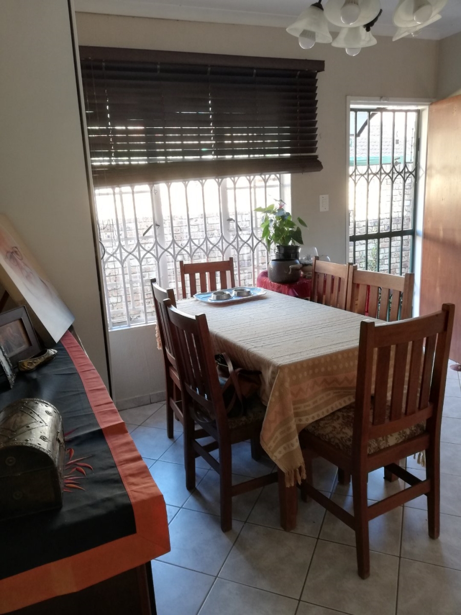 2 Bedroom Property for Sale in Rooihuiskraal North Gauteng