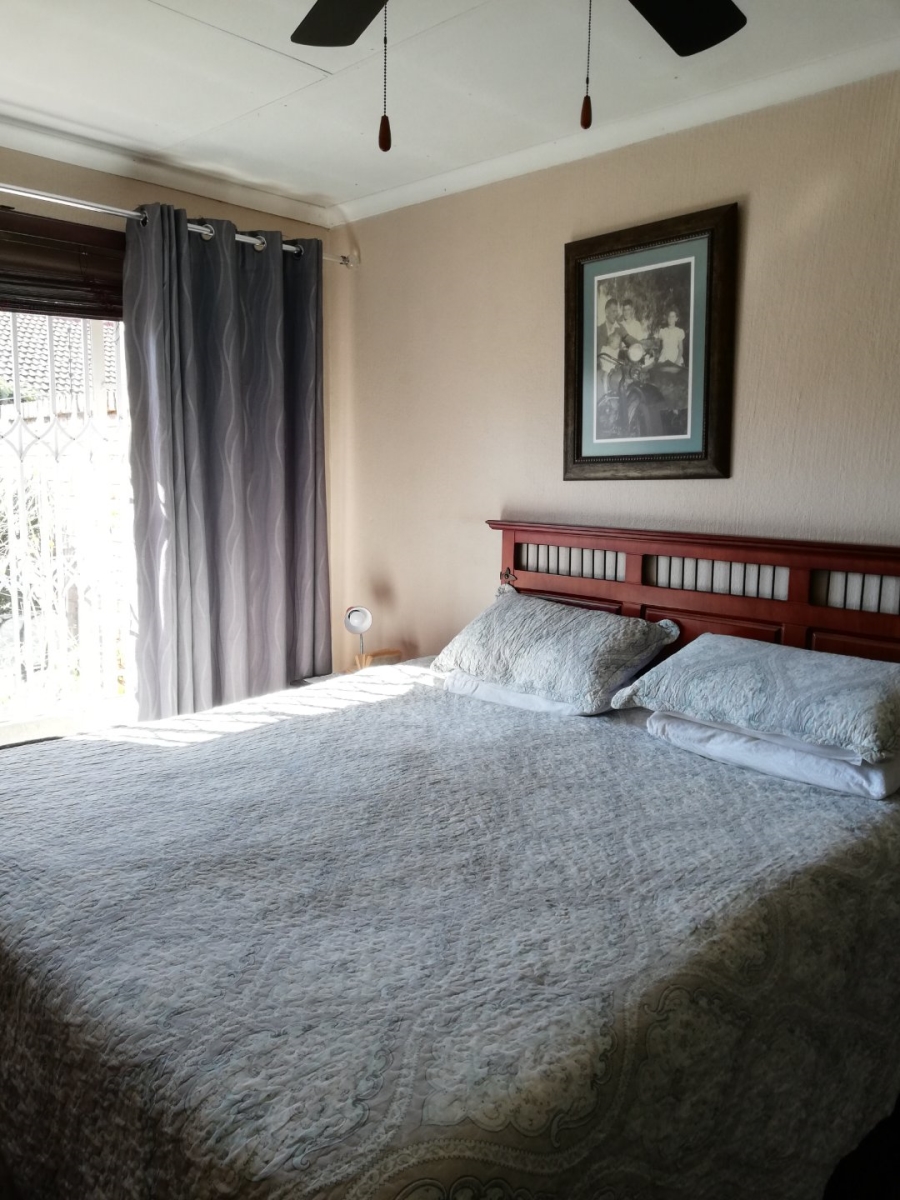 2 Bedroom Property for Sale in Rooihuiskraal North Gauteng