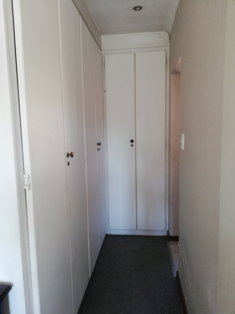 2 Bedroom Property for Sale in Rooihuiskraal North Gauteng