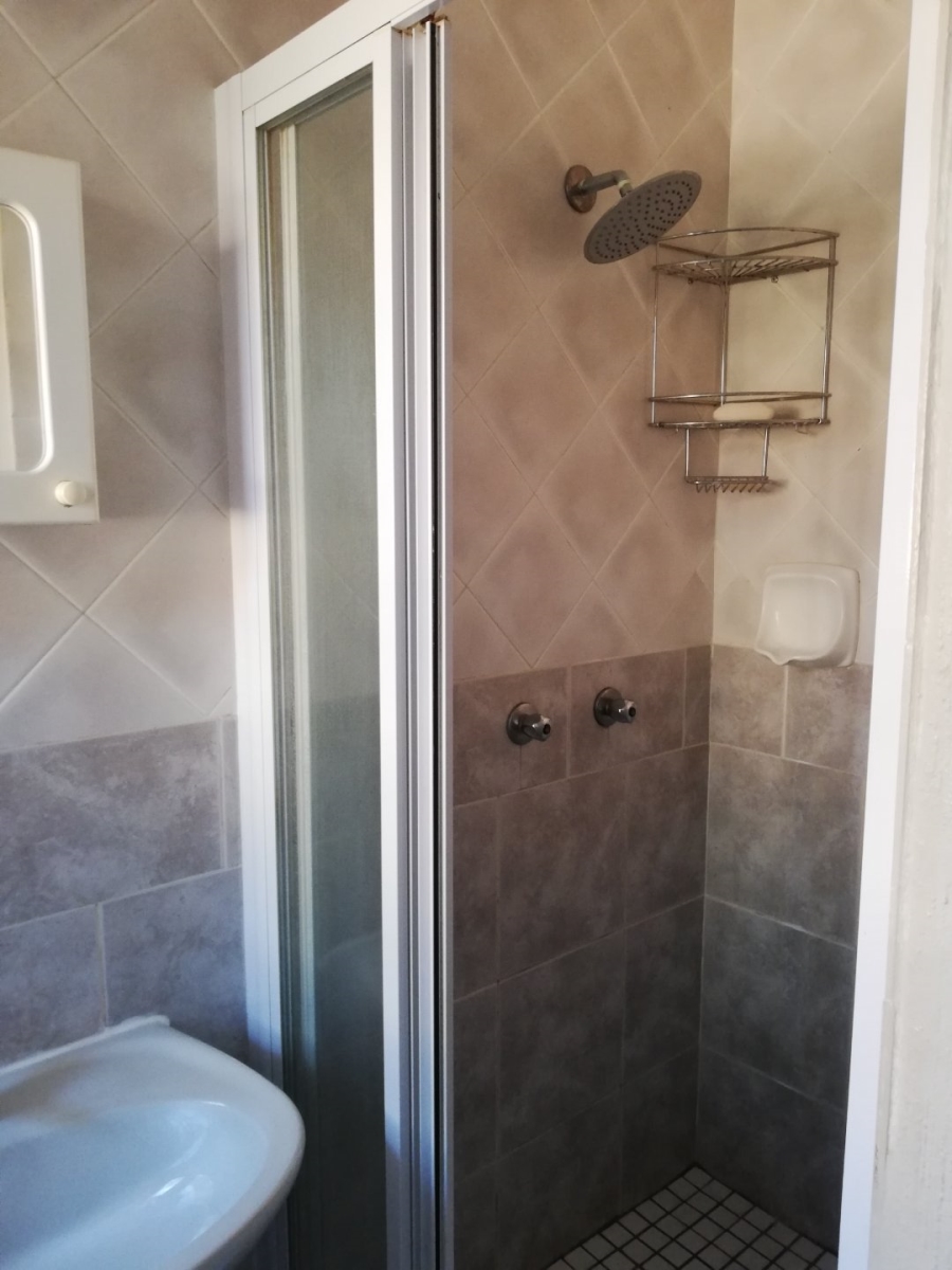 2 Bedroom Property for Sale in Rooihuiskraal North Gauteng