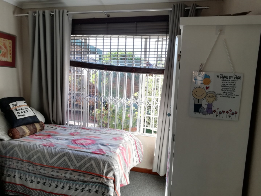 2 Bedroom Property for Sale in Rooihuiskraal North Gauteng