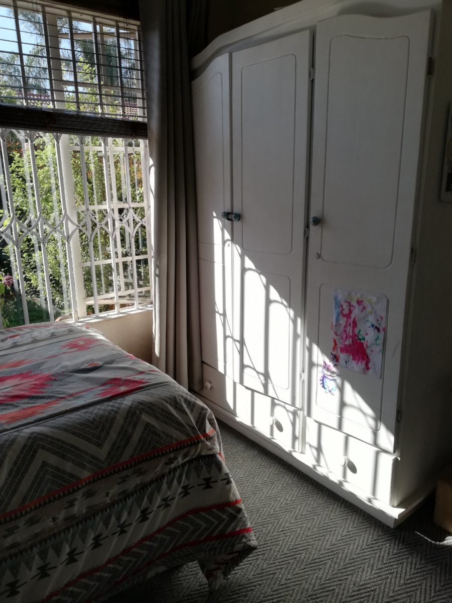 2 Bedroom Property for Sale in Rooihuiskraal North Gauteng